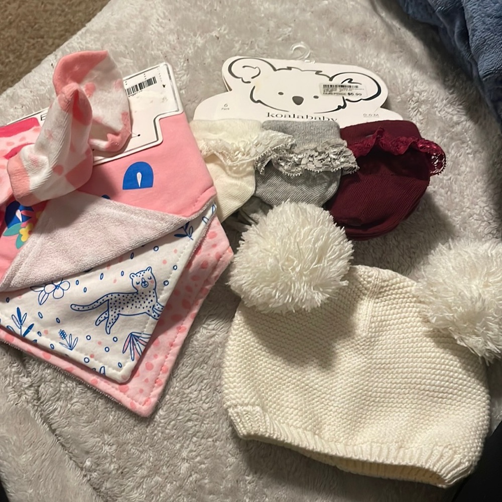 Baby bibs,socks, and hat